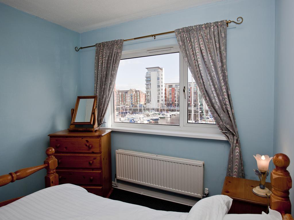 Marina Apartment Swansea Room photo